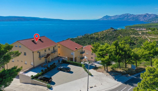 Awesome apartment in Krvavica