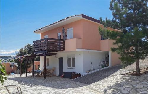 Awesome Apartment In Kavran With Wifi