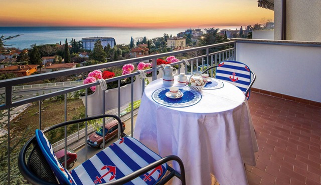 Awesome apartment in Lovran with WiFi