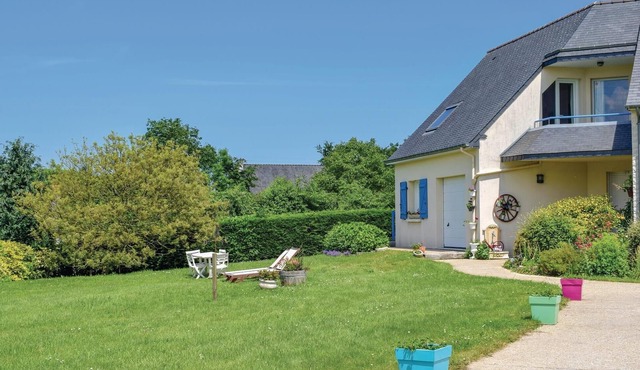 Awesome apartment in Matignon with WiFi