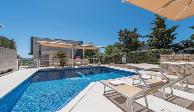 Awesome apartment in Novalja with swimming pool