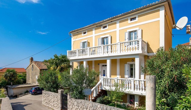 Awesome apartment in Omisalj with WiFi