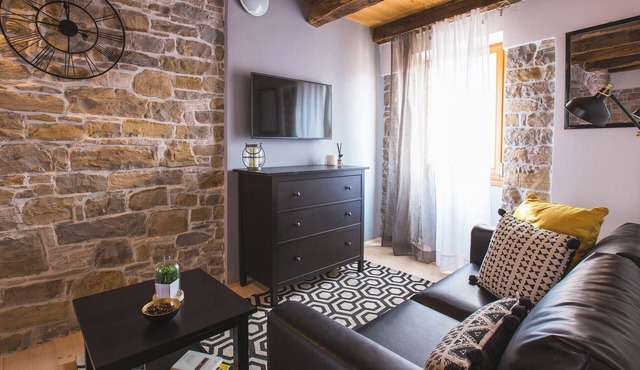 Awesome apartment in Oprtalj with WiFi