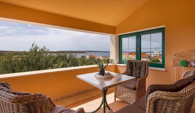 Awesome apartment in Povljana with house sea view