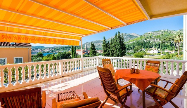 Awesome apartment in Slano with sauna