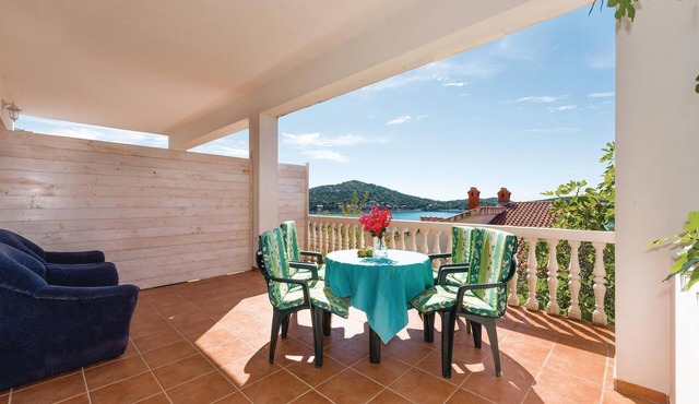 Awesome apartment in Tisno with WiFi