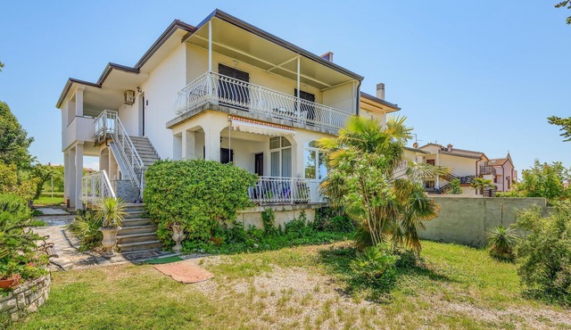 Awesome apartment in Umag with WiFi