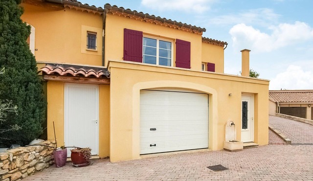 Awesome apartment in Visan