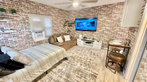 Awesome Apartment With 80 TV Surround Sound