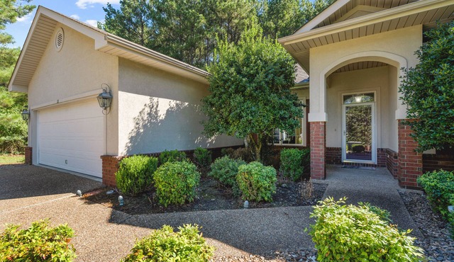 Awesome Decorated Lovely, Spacious Townhome by Isabella Golf Course!