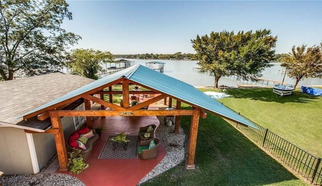 Awesome, family-friendly lake house.