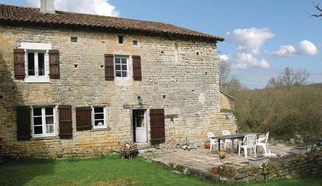 Awesome home in Beaulieu sur Sonnette