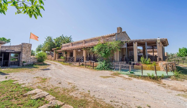 Awesome home in Les Coves de Vinromà