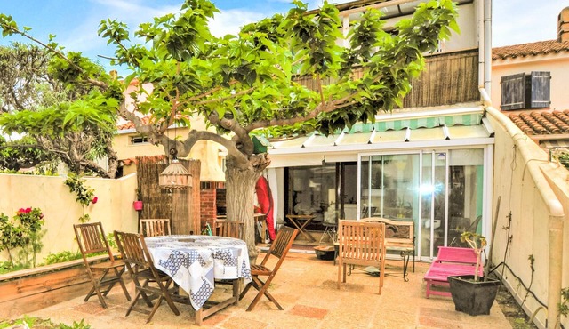 Awesome home in Sainte-Marie-la-Mer with WiFi