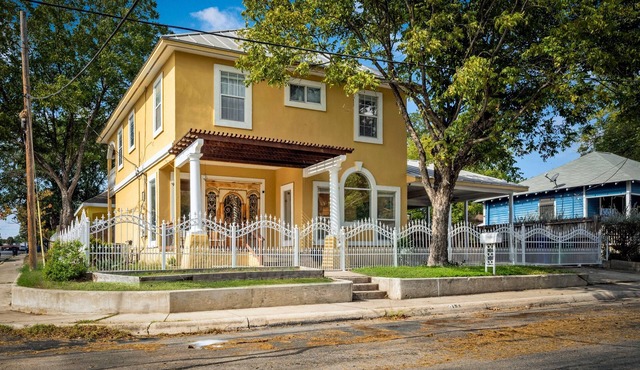 Awesome home 5 minutes from the Pearl!