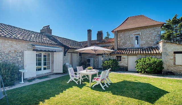 Awesome home in Gageac-et-Rouillac
