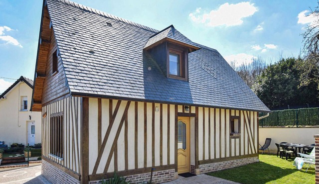 Awesome home in Héricourt-en-Caux with WiFi