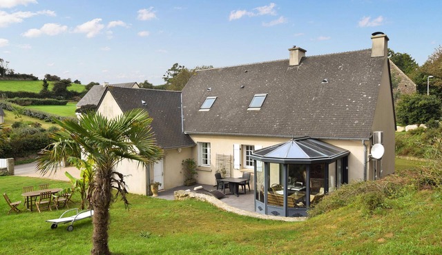 Awesome home in Omonville-la-Rogue with WiFi