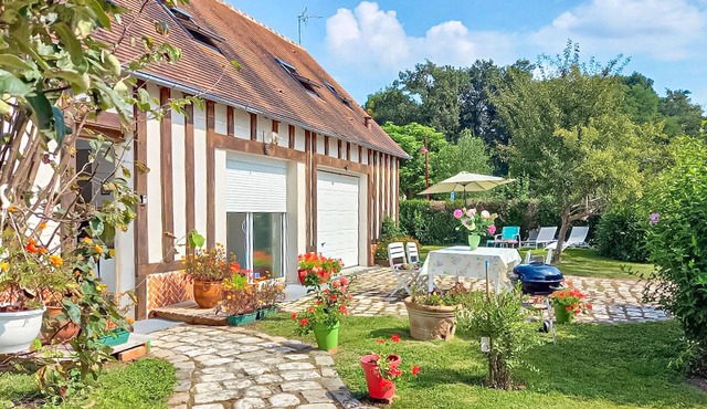 Awesome home in Selles-Saint-Denis
