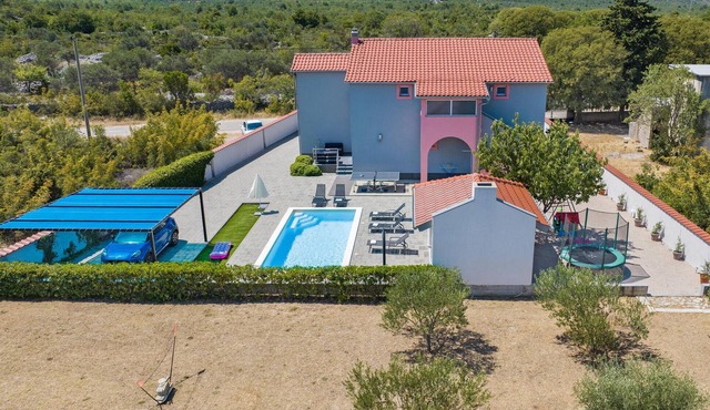 Awesome home in Dubrava kod Tisna