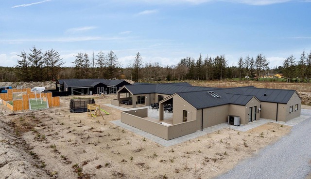 Awesome home in ålbæk with WiFi