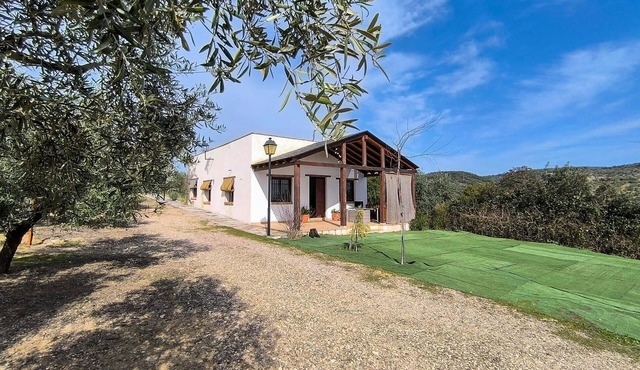 Awesome home in Adamuz