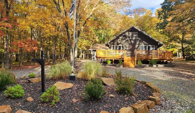 Awesome home in Albrightsville with 3 Bedrooms, with an Outdoor Heated swimming pool