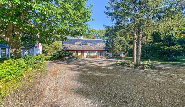 Awesome home in Allingåbro with WiFi