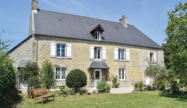 Awesome home in Appeville with WiFi