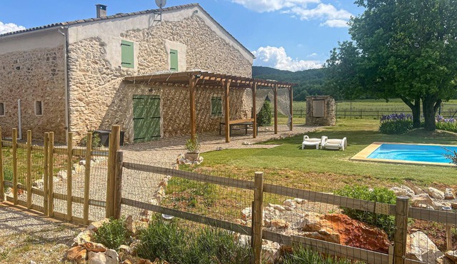 Awesome home in Artigues