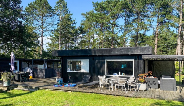 Awesome home in Asnæs with WiFi