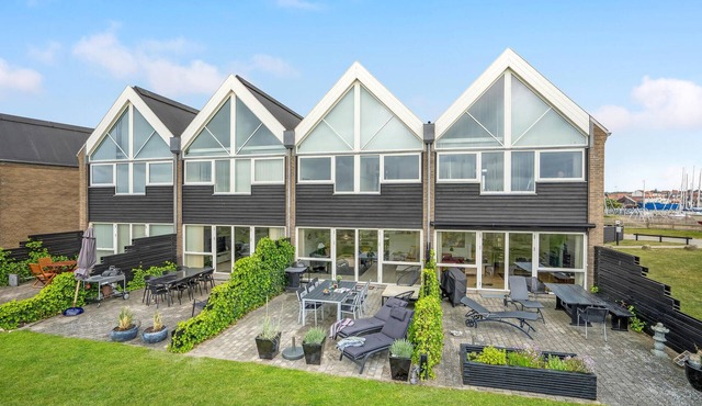 Awesome home in Assens