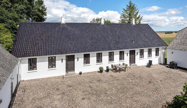 Awesome home in Assens with kitchen