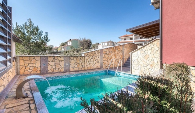 Awesome home in Barbariga