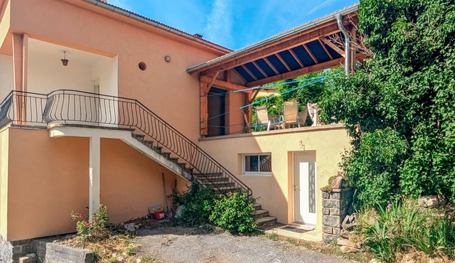 Awesome home in Bellaffaire with WiFi