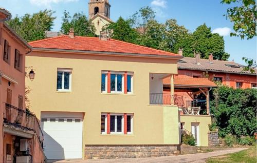 Awesome Home In Bellaffaire With Wifi