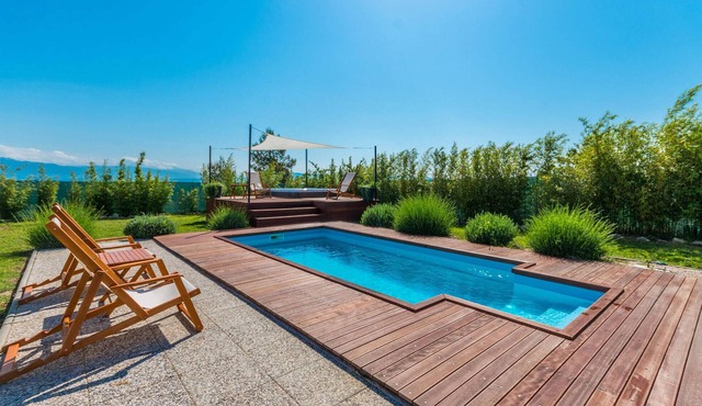 Awesome home in Benkovac with jacuzzi