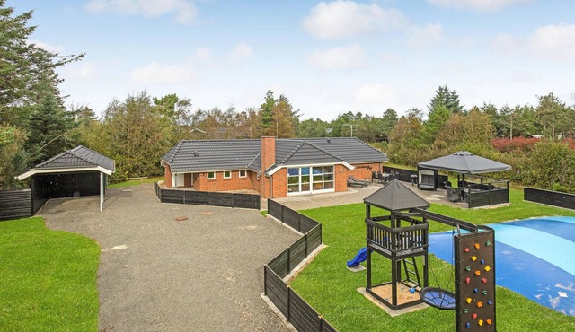 Awesome home in Blåvand with sauna