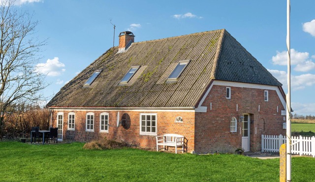 Awesome home in Bredebro with WiFi