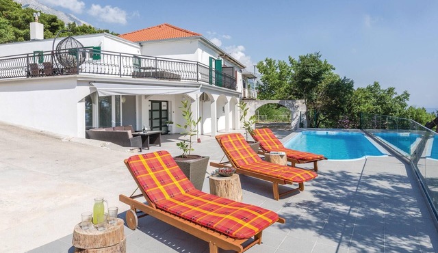 Awesome home in Brela