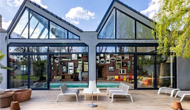 Awesome Home In Breuillet With Sauna