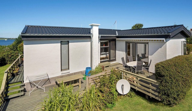 Awesome home in Broager with WiFi