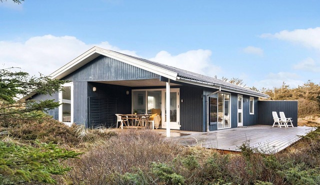 Awesome home in Brovst with WiFi