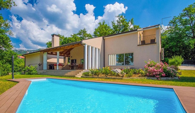 Awesome home in Buzet