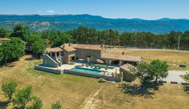 Awesome home in Buzet