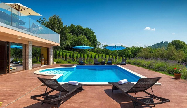 Awesome home in Buzet