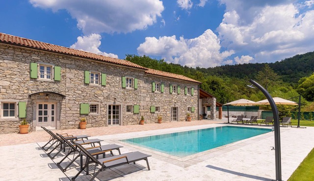 Awesome home in Buzet
