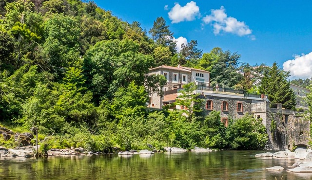 Awesome home in Corbès with private swimming pool, can be inside or outside
