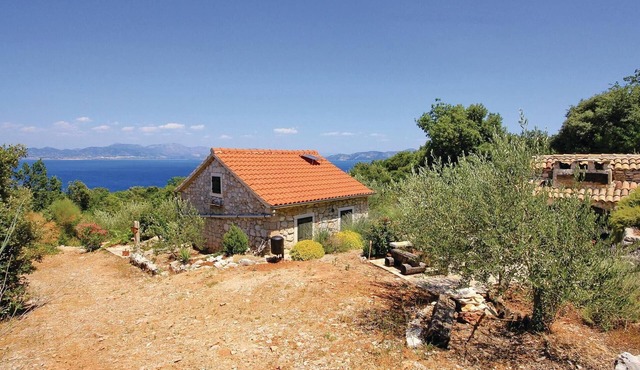 Awesome home in Crkvice with house sea view