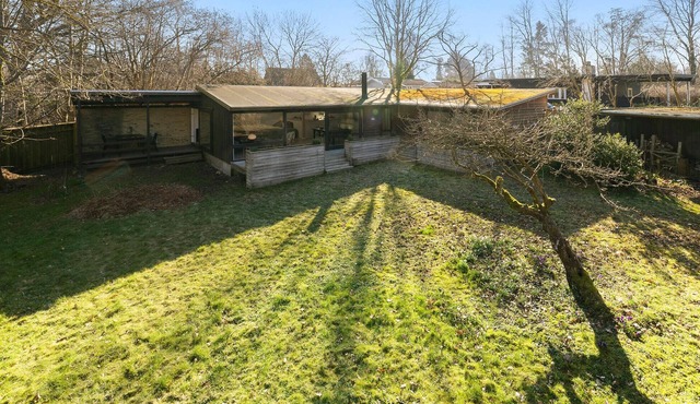 Awesome home in Dronningmølle with WiFi